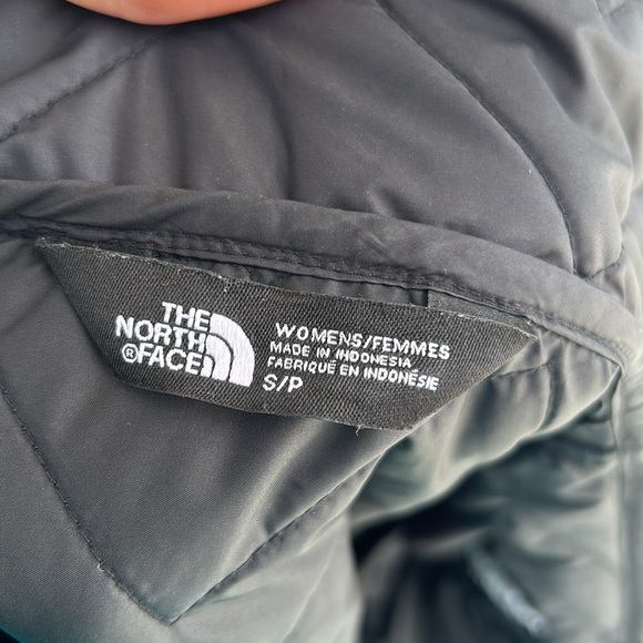 North Face Quilted Jacket - Picture 9 of 11